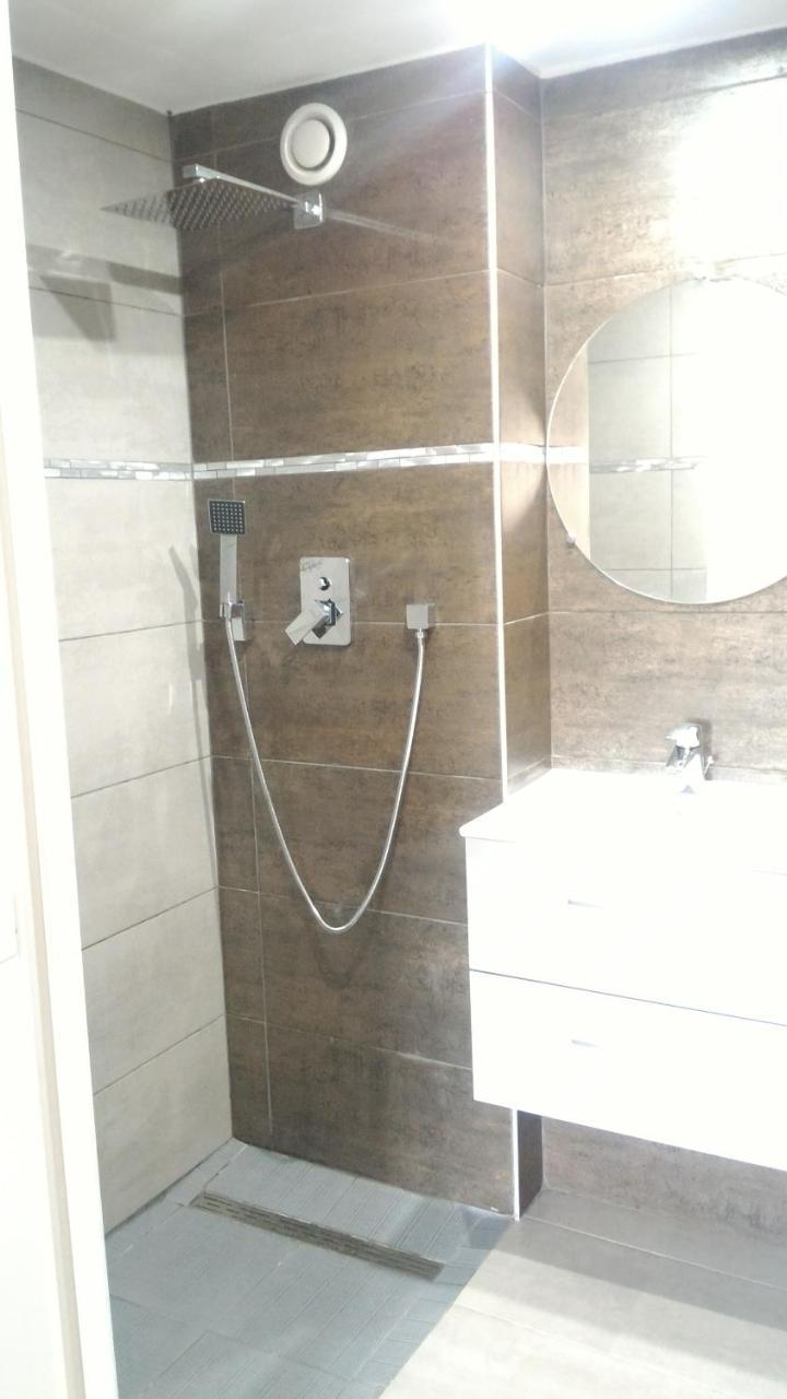 Hotel Des Arcades Reims Zewnętrze zdjęcie
