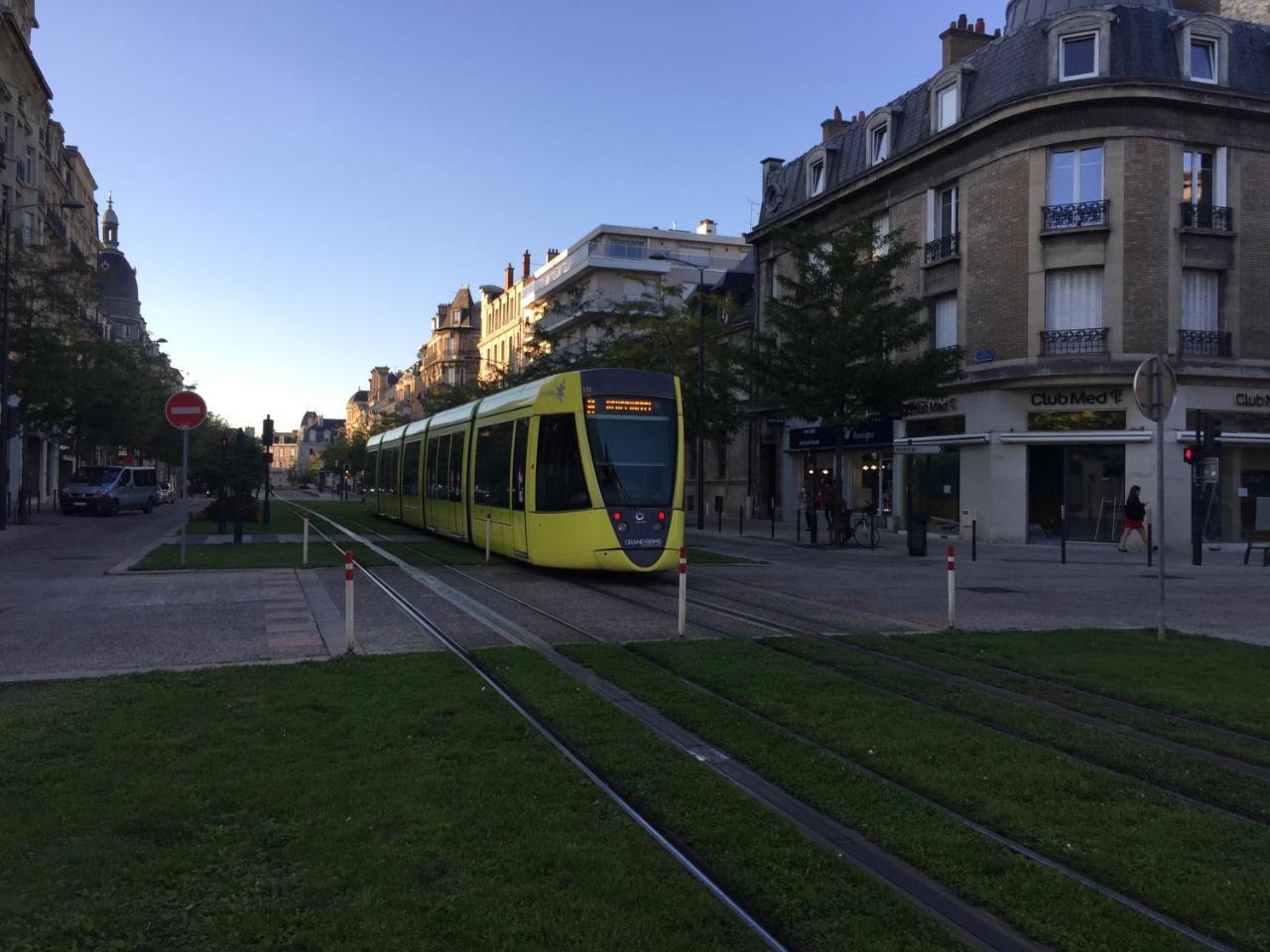 Hotel Des Arcades Reims Zewnętrze zdjęcie